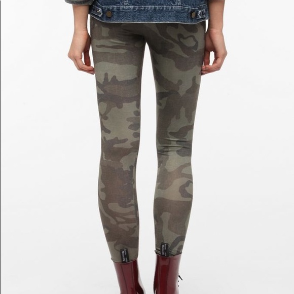 BDG Khaki Green Camouflage Leggings - Picture 3 of 11